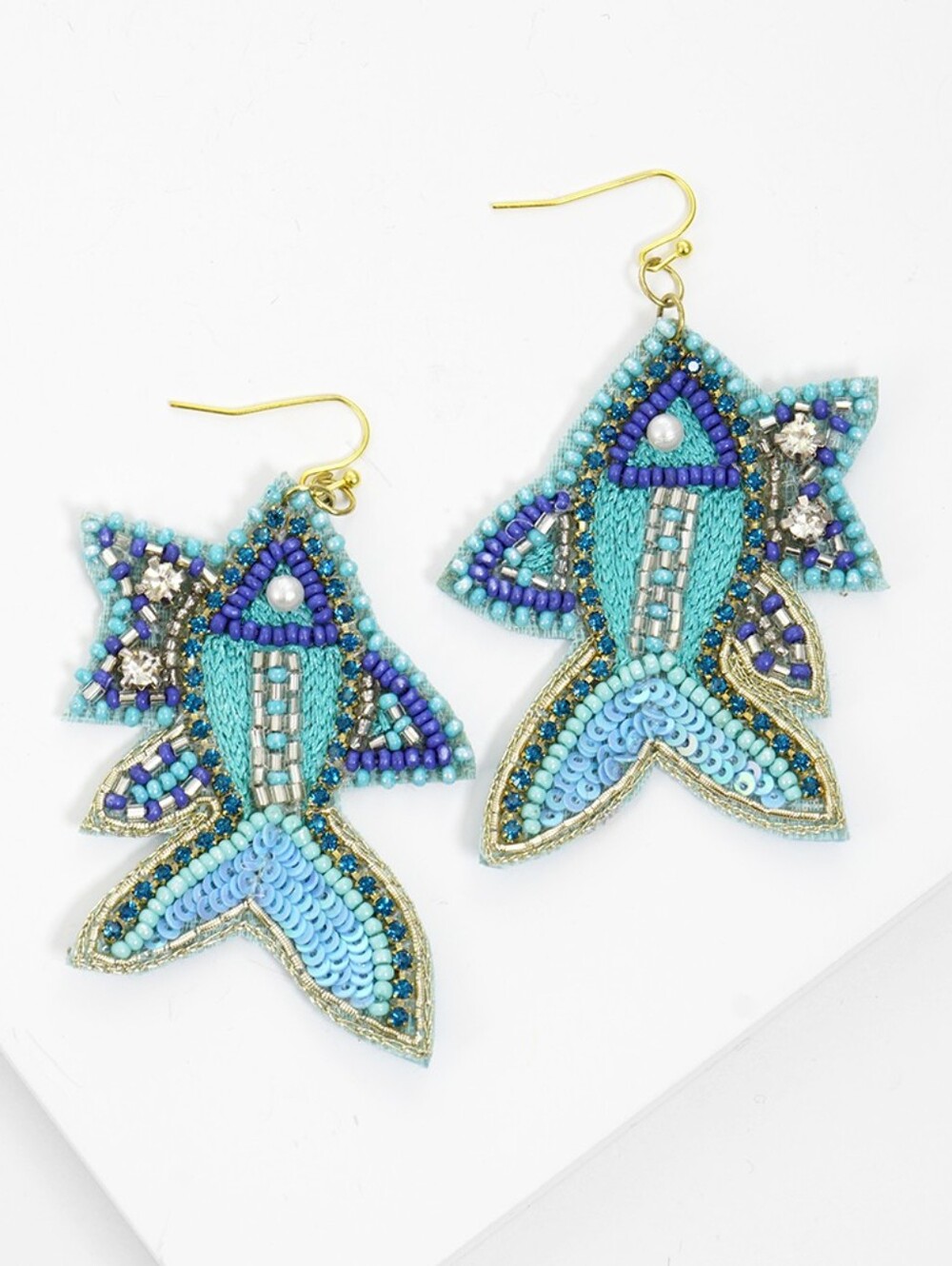 Tropical fish seed bead dangle earrings (Blue)